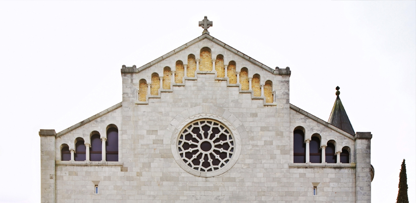 Opatija Die Kirche der Maria Verkündigung front