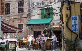5 tolle Bars in Poreč, die Kroatienurlauber nicht verpassen sollten
