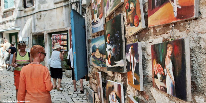 Straßenkunst in der Grisia Straße in Rovinj_