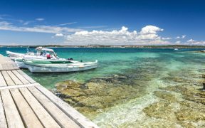 Steg mit Booten auf Insel Ceja bei Medulin