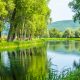 Grüne Flusslandschaft Gacka zum Angeln in Karlovac-Lika