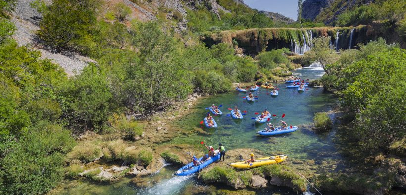 Wildwasser Rafting Kroatien - Kayaking am Fluss Zrmanja - landschaftliches Idyll