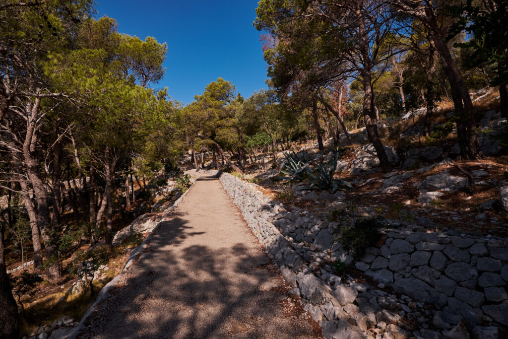 Küstenwanderungen bei Hvar