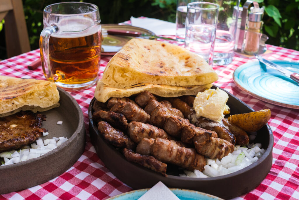 Strasse der vergessenen Zeit in Karanac - Restaurant mit kroatischen Spezialitäten