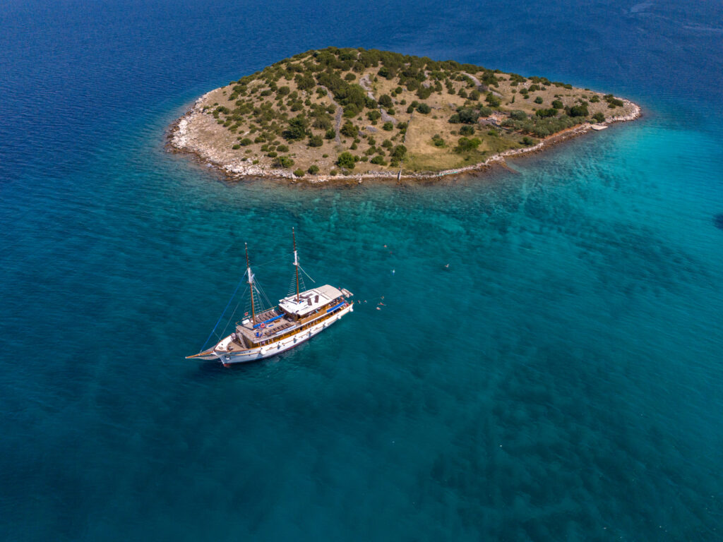 Das Schiff MS Maček