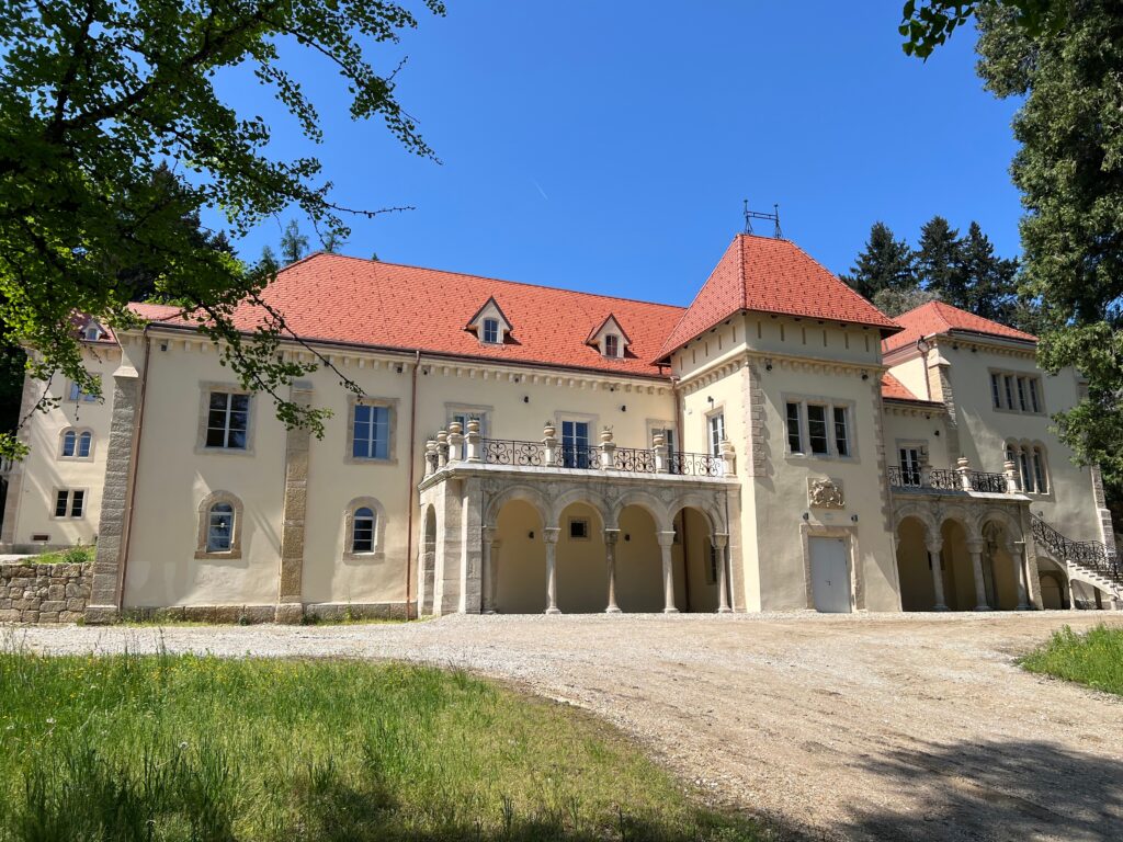 Schloss Opeka in der Nähe von Vinica