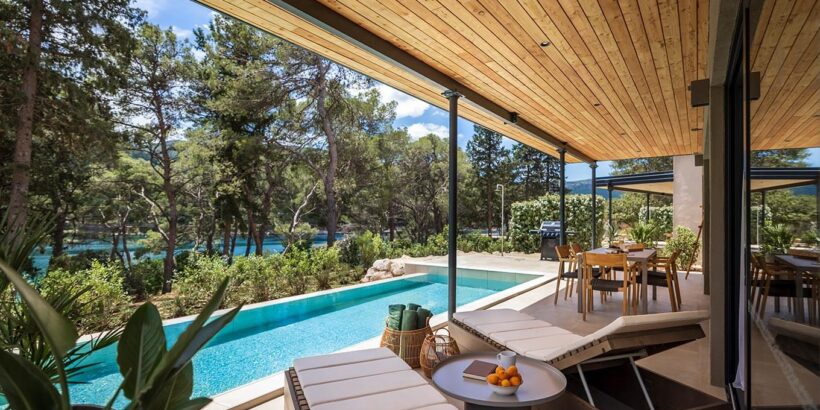 Objekti_Hvar_Amicor_V4_gallery_amicor-resort-villa-for-06-pool