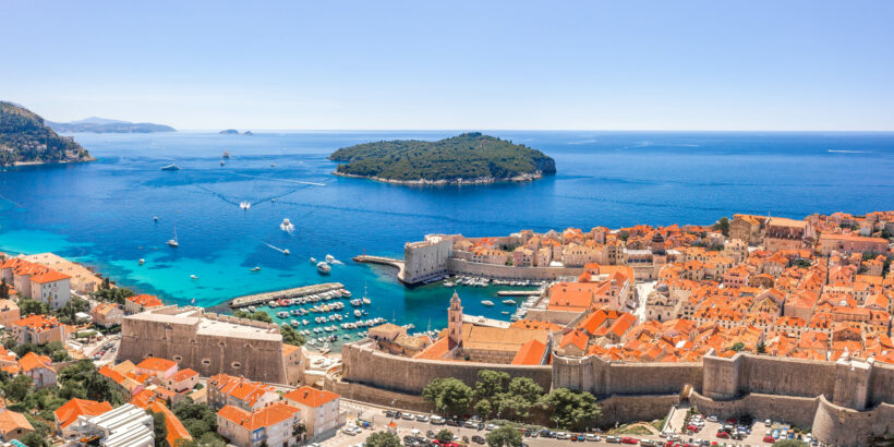 Blick auf die Insel Lokrum in Kroatien